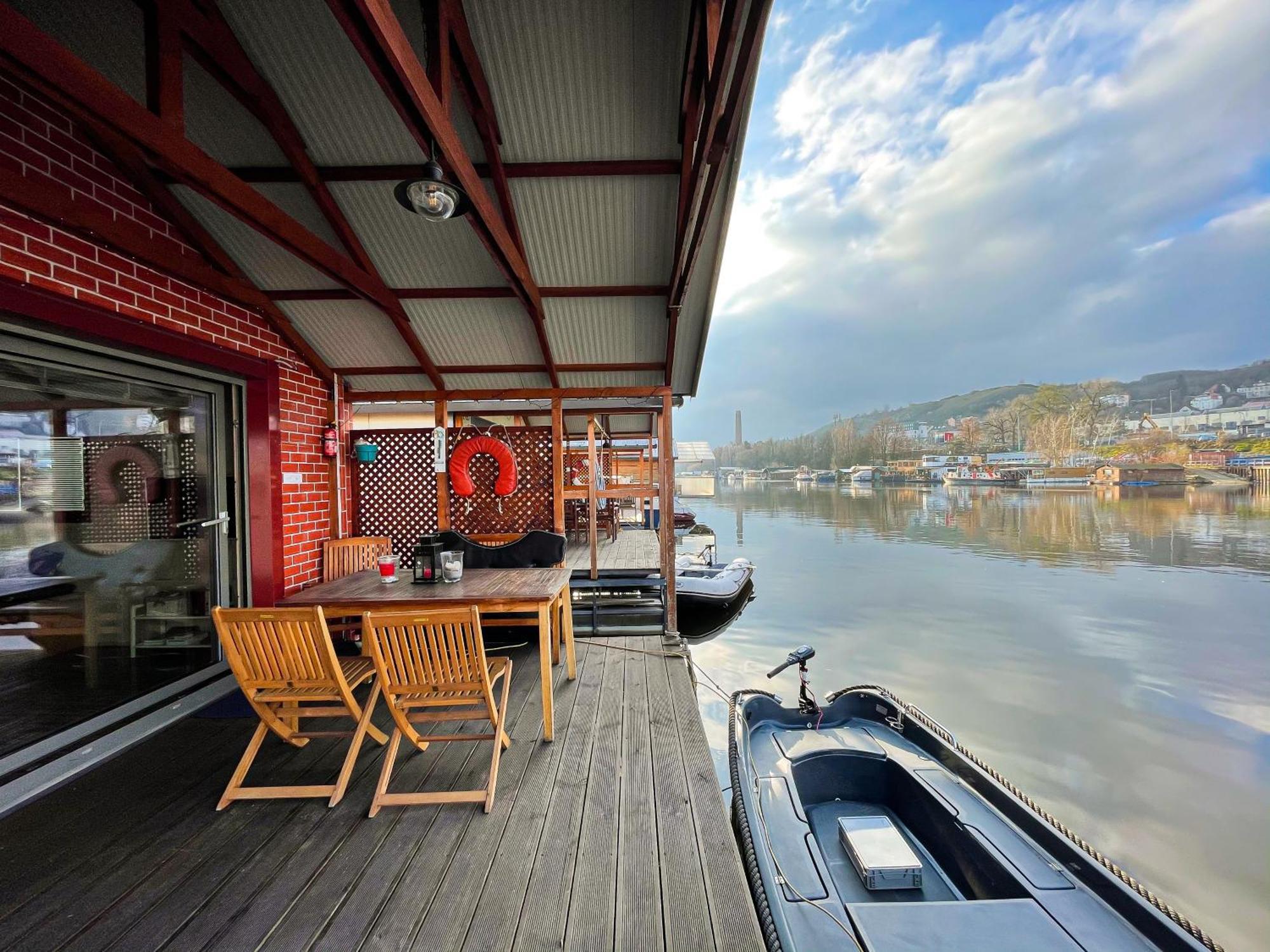 Houseboat Benjamin - Houseboats Benjamin & Franklin Hotel Prague Luaran gambar